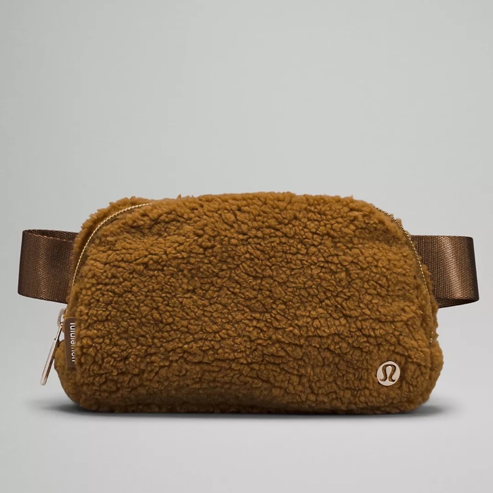 Lululemon fleece everywhere belt bag *burnt caramel - Picture 4 of 7